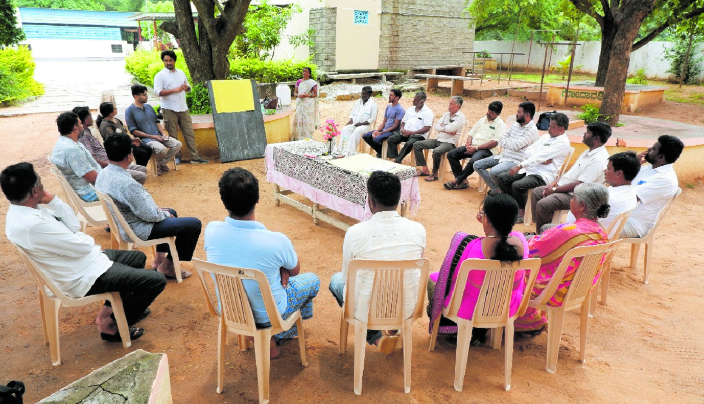 ಊರುಕುಂಟೆ ಮಿಟ್ಟೂರು ಗ್ರಾಮ ಪಂಚಾಯಿತಿ ವ್ಯಾಪ್ತಿಯ ರೈತರ ಜೊತೆ ನೀರಿನ ಸಂರಕ್ಷಣೆ ಕುರಿತು ಸಮಾಲೋಚನಾ ಸಭೆ