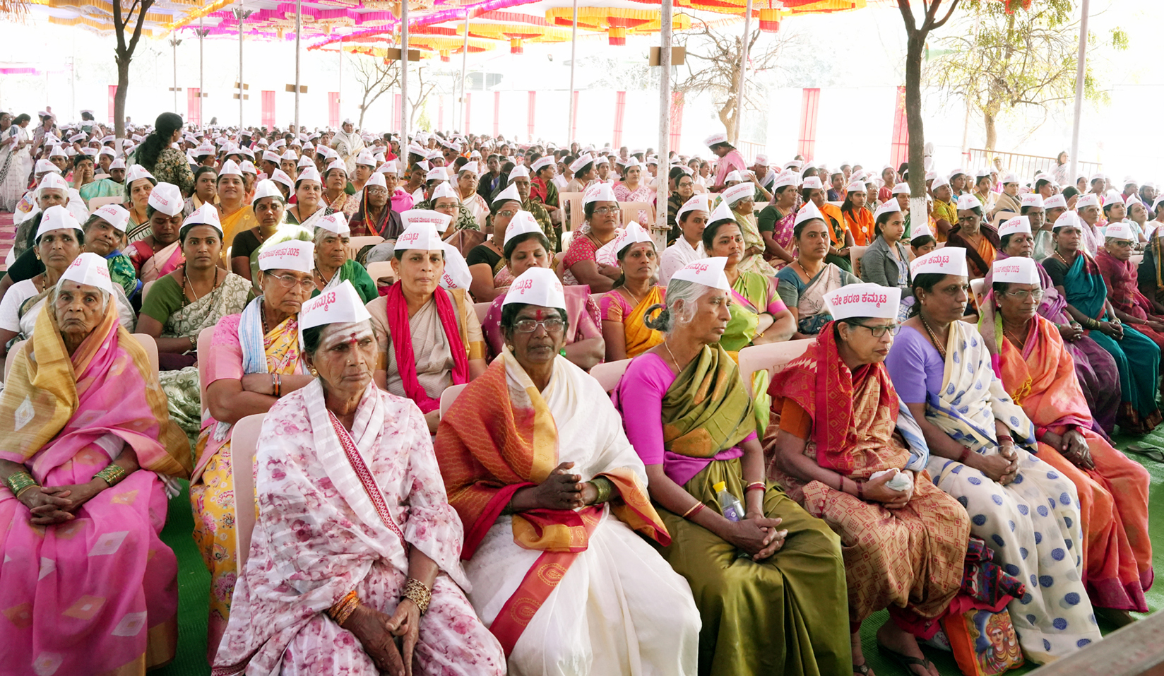 46ನೇ ಶರಣ ಕಮ್ಮಟ ಮತ್ತು ಅನುಭವ ಮಂಟಪ ಉತ್ಸವದಲ್ಲಿ ಪಾಲ್ಗೊಂಡಿದ್ದ ಮಹಿಳೆಯರು  