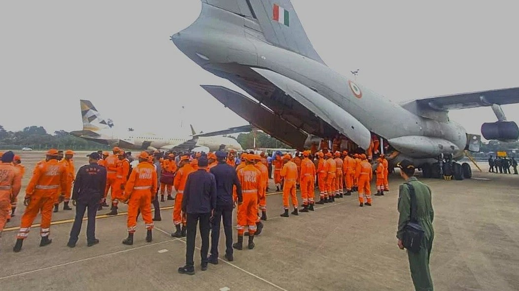 Cyclone Ditwah: ಪ್ರವಾಹ ಪೀಡಿತ ಶ್ರೀಲಂಕಾಕ್ಕೆ ಎನ್‌ಡಿಆರ್‌ಎಫ್‌ ತಂಡ