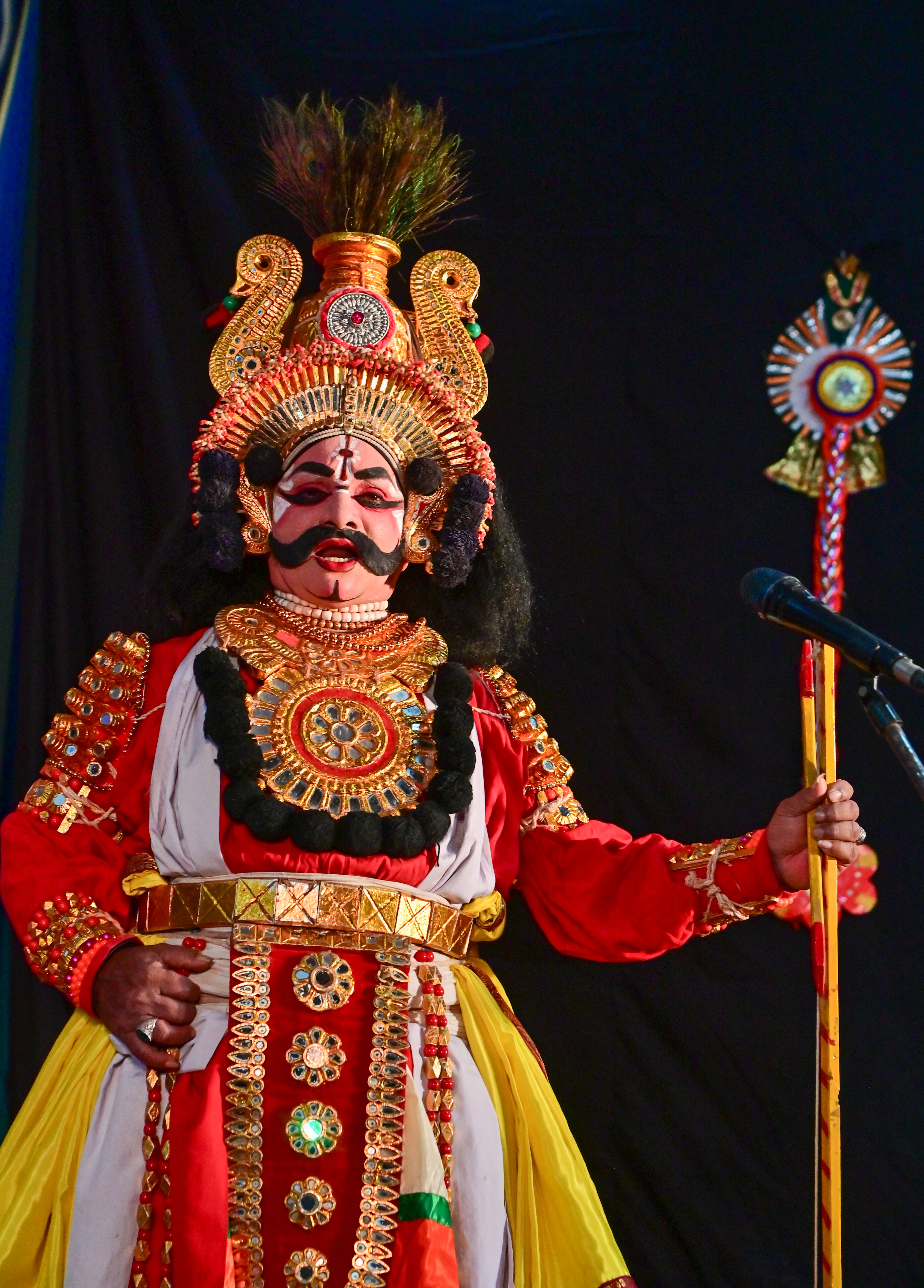 ದಾವಣಗೆರೆಯ ಕುವೆಂಪು ಕನ್ನಡ ಭವನದಲ್ಲಿ ಆಯೋಜಿಸಿದ್ದ ಸುವರ್ಣ ಪರ್ವ ಗೌರವ ಸಮ್ಮಾನ ಹಾಗೂ ಯಕ್ಷಗಾನ ಸಮಾರಂಭದಲ್ಲಿ ಪ್ರದರ್ಶನಗೊಂಡ ಶ್ರೀ ರಾಮಾಂಜನೇಯ ಯುದ್ದ ಯಕ್ಷಗಾನದ ಒಂದು ದೃಶ್ಯ –ಪ್ರಜಾವಾಣಿ ಚಿತ್ರ