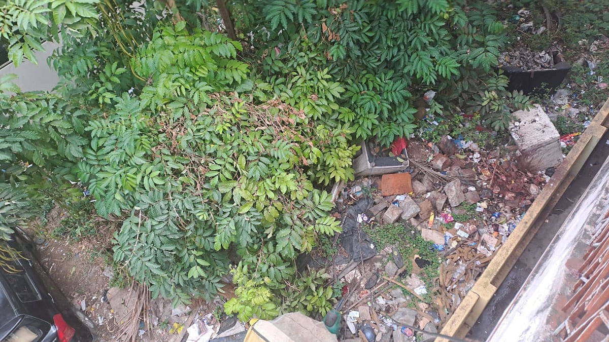 ಬೆಂಗಳೂರು | ಕುಂದು ಕೊರತೆ: ಖಾಲಿ ನಿವೇಶನದಲ್ಲಿ ಕಸ
