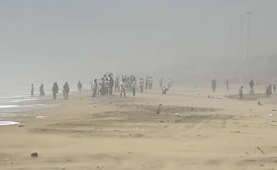 ಚೆನ್ನೈಯ ಮರೀನಾ ಬೀಚ್‌ನಲ್ಲಿ ಬೀಸಿದ ತೀವ್ರ ಗಾಳಿ