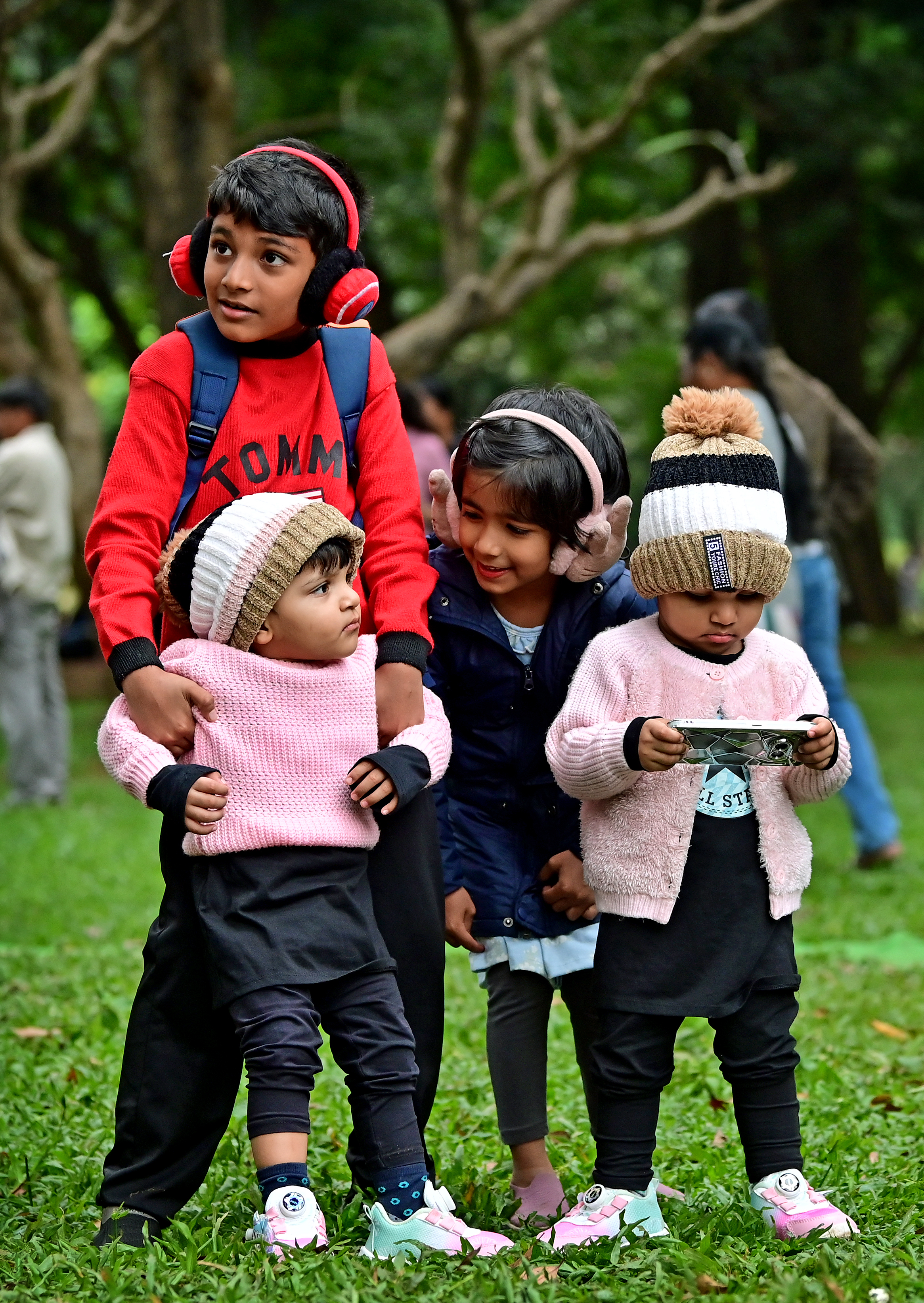ಚುಮುಚುಮು ಚಳಿಯ ನಡುವೆ ಪುಟಾಣಿಗಳು ಕಬ್ಬನ್‌ ಪಾರ್ಕ್‌ನಲ್ಲಿ ಭಾನುವಾರ ಖುಷಿಯಿಂದ ಸಂಭ್ರಮಿಸಿದರು
–ಪ್ರಜಾವಾಣಿ ಚಿತ್ರ: ರಂಜು ಪಿ
