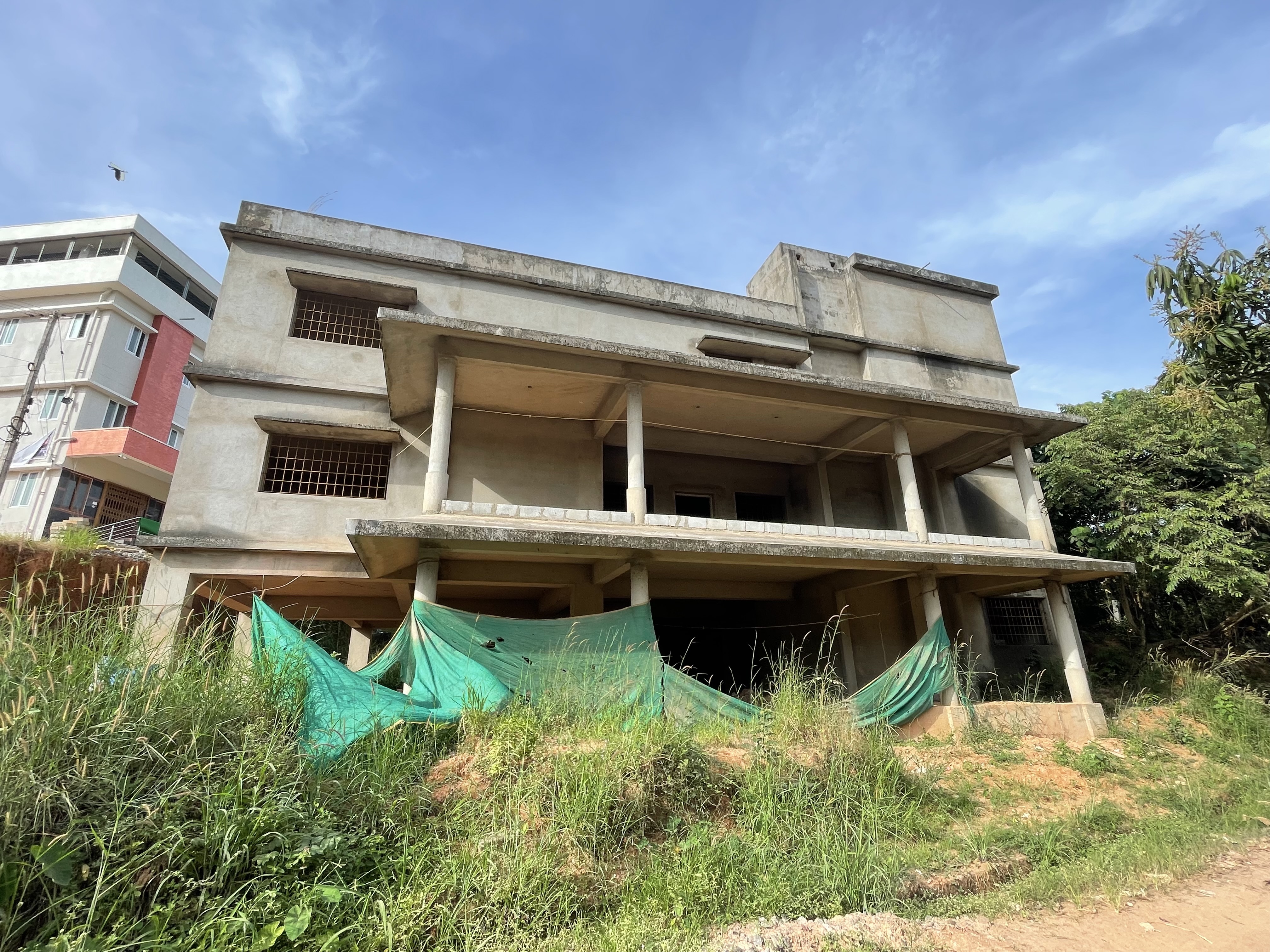 ಮಂಗಳೂರಿನ ಉರ್ವಸ್ಟೋರ್‌ನಲ್ಲಿ ನಿರ್ಮಾಣ ಹಂತದಲ್ಲಿ ಕೊಂಕಣಿ ಭವನ