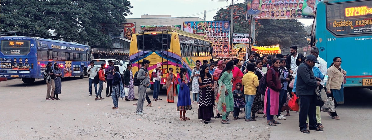 ದಿತ್ವಾ ಚಂಡಮಾರುತಕ್ಕೆ ದೇವನಹಳ್ಳಿ ಭಾಗಶಃ ಸ್ತಬ್ದ