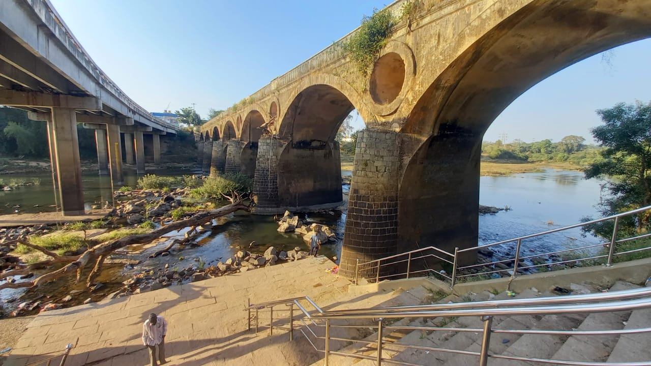 ಕುಶಾಲನಗರದಲ್ಲಿ ನಿರ್ಲಕ್ಷ್ಯಕ್ಕೆ ಒಳಗಾಗಿರುವ ಹಳೆಯ ‘ಫ್ರೇಜರ್‌ಪೇಟೆ ಸೇತುವೆ’