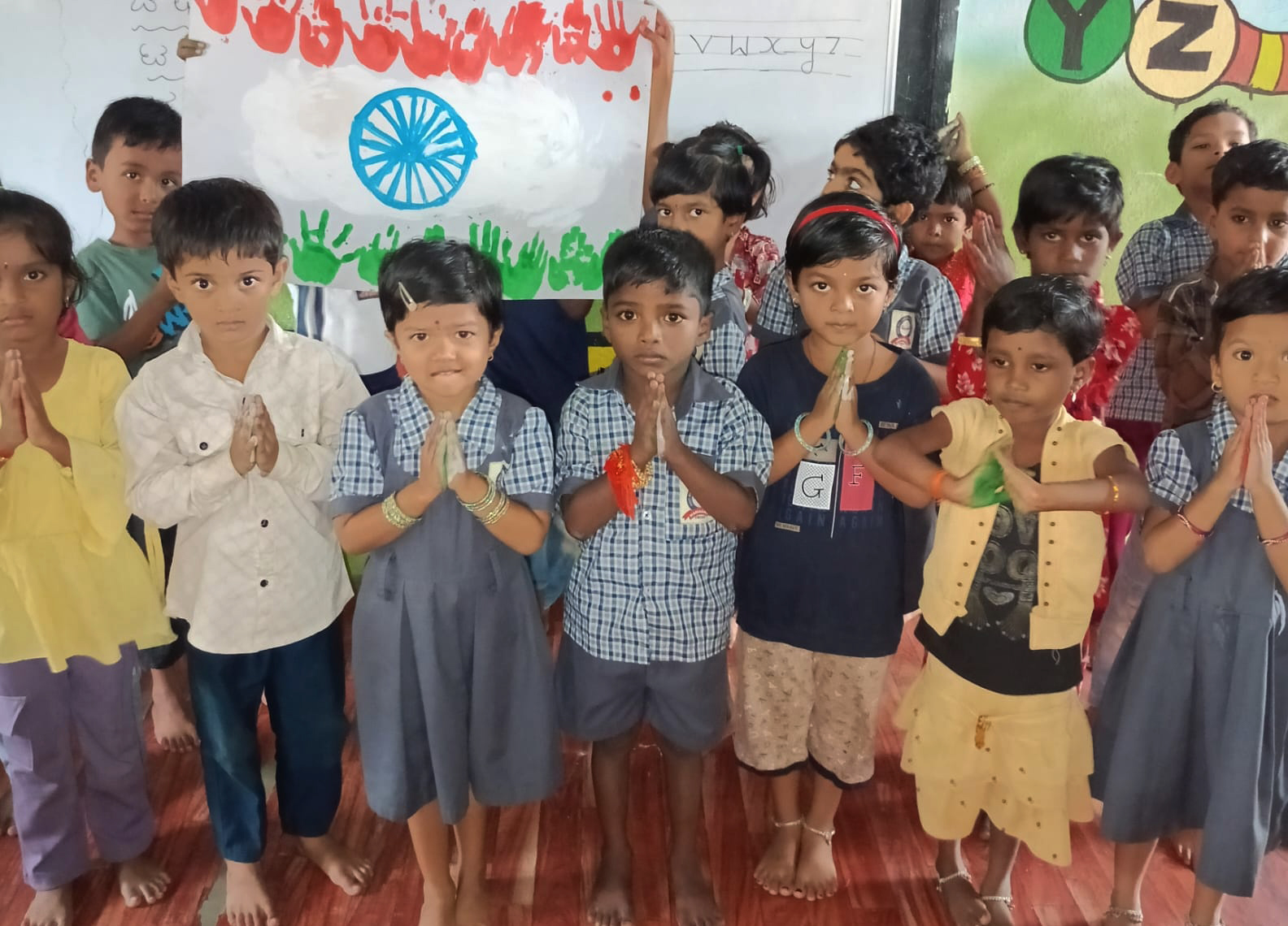 ಕಮಲಾಪುರ ತಾಲ್ಲೂಕಿನ ಮಹಾಗಾಂವ ಕ್ರಾಸ್‌ ಸರ್ಕಾರಿ ಮಾದರಿಯ ಹಿರಿಯ ಪ್ರಾಥಮಿಕ ಶಾಲೆಯ ಪೂರ್ವ ಪ್ರಾಥಮಿಕ ಮಕ್ಕಳು