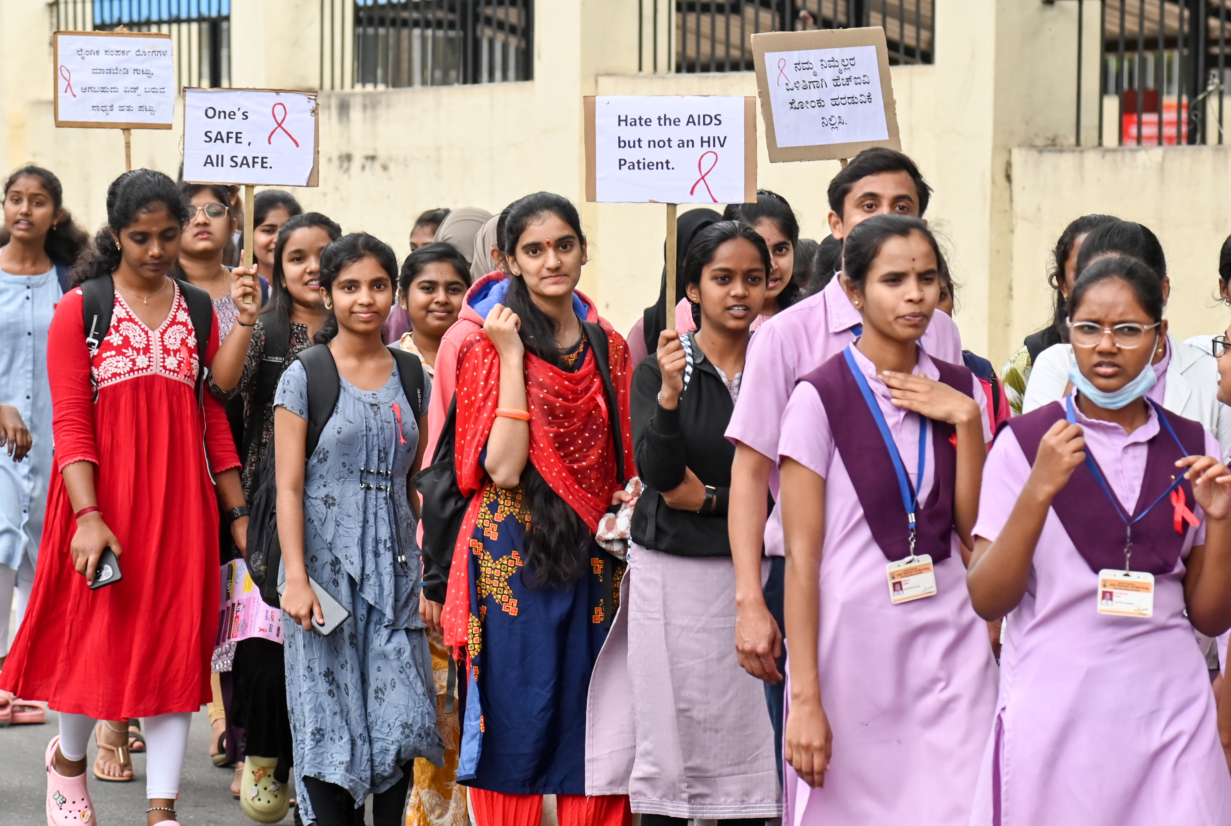 ಆರೋಗ್ಯ ಇಲಾಖೆ ಆಯೋಜಿಸಿದ್ದ ಜಾಗೃತಿ ಜಾಥಾದಲ್ಲಿ ವಿದ್ಯಾರ್ಥಿನಿಯರು ಹೆಜ್ಜೆ ಹಾಕಿದರು ಪ್ರಜಾವಾಣಿ ಚಿತ್ರ