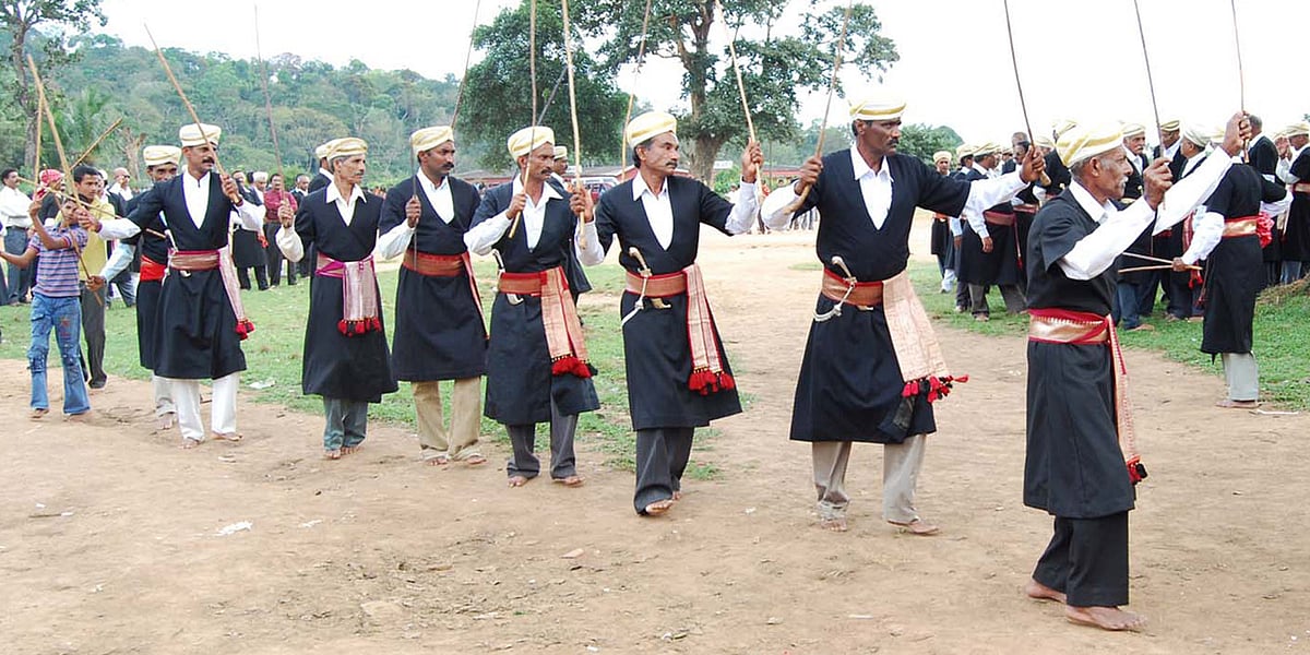 ಕೊಡಗು | ಪುತ್ತರಿ ಹಬ್ಬ: ಕೋಲಾಟದ ಸಂಭ್ರಮಕ್ಕೆ ಮಂದ್‌ ಸಿದ್ಧ