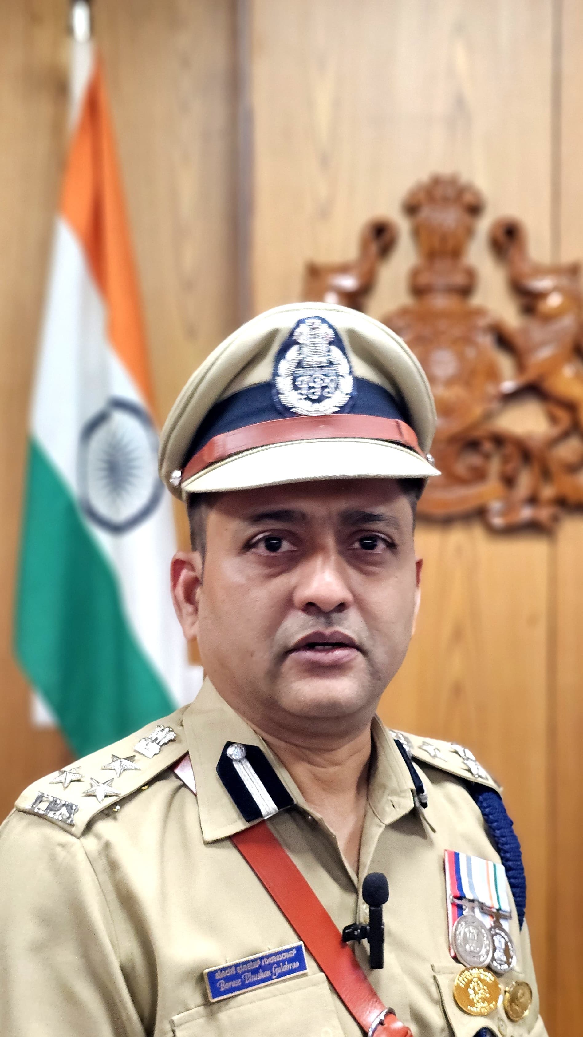 ಭೂಷಣ ಬೊರಸೆ