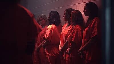 ಅಮೆರಿಕ: ಅತೀ ಹೆಚ್ಚು ಮಹಿಳಾ ಖೈದಿಗಳನ್ನು ಹೊಂದಿರುವ ದೇಶಗಳ ಪಟ್ಟಿಯಲ್ಲಿ ಅಮೆರಿಕ ಅಗ್ರಸ್ಥಾನಲ್ಲಿದೆ. ಇಲ್ಲಿ 1,74,607 ಕ್ಕೂ ಅಧಿಕ ಮಹಿಳಾ ಖೈದಿಗಳಿದ್ದಾರೆ.