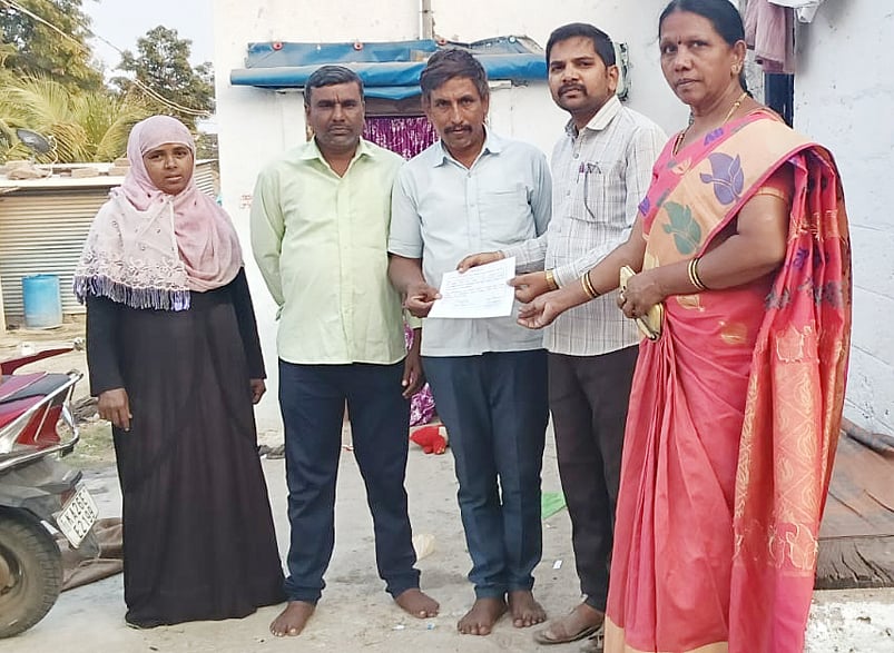 ನರೇಗಲ್ | ಸರ್ಕಾರಿ ಶಾಲೆಯಿಂದ ಪಾಲಕರಿಗೆ ಅಭಿನಂದನಾ ಪತ್ರ