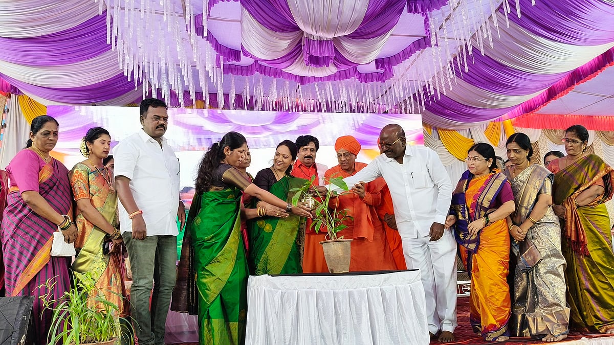 ಮಹಿಳೆಯರು ಧೈರ್ಯವಾಗಿ ಸಮಸ್ಯೆ ಎದುರಿಸಿ: ಡಾ.ನಾಗಲಕ್ಷ್ಮಿ ಚೌಧರಿ 