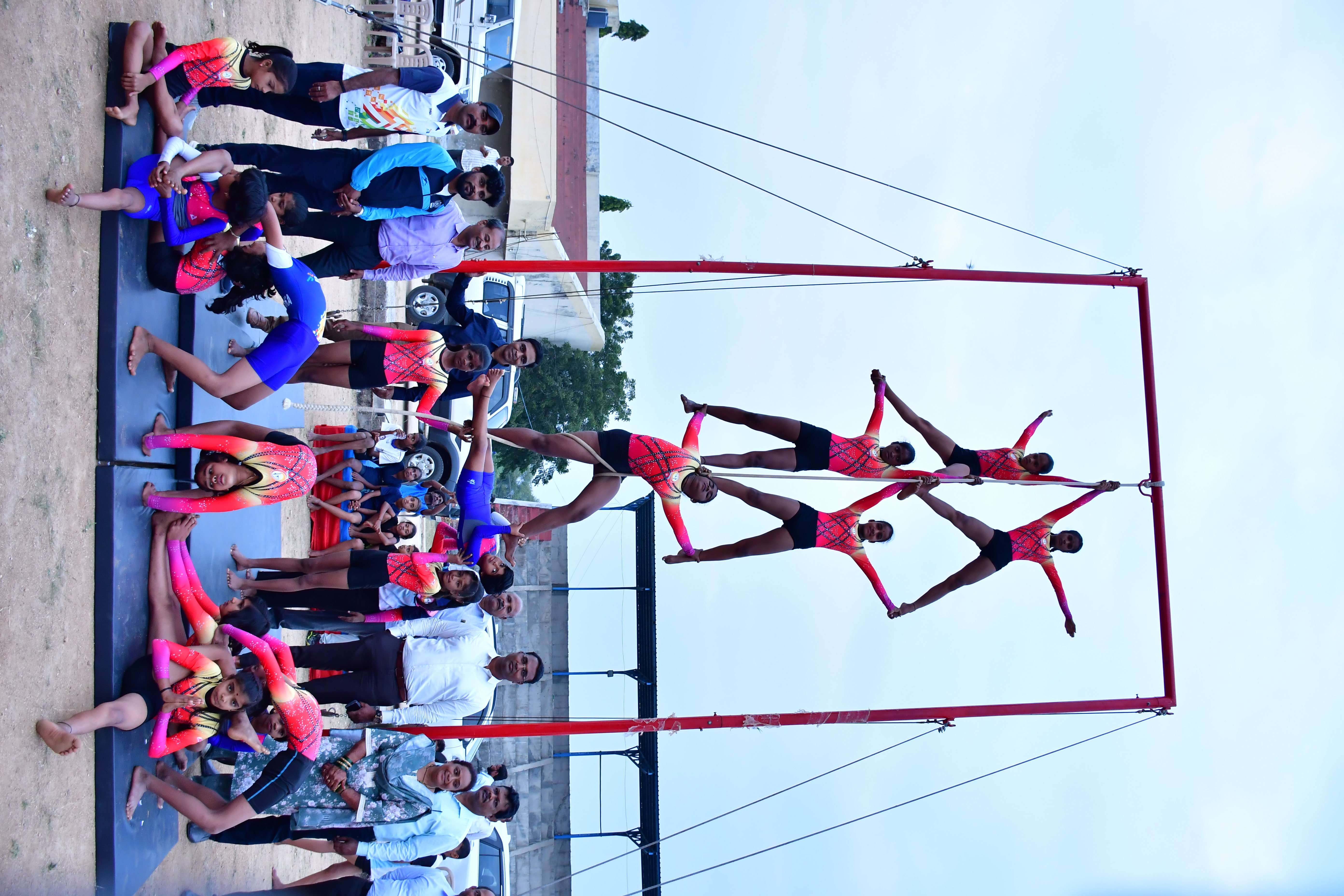 ಯಾದಗಿರಿಯಲ್ಲಿ ಬುಧವಾರ ರಾಜ್ಯಮಟ್ಟದ ಯುವಜನೋತ್ಸವದಲ್ಲಿ ಹಗ್ಗದ ಮಲ್ಲಕಂಬ ಯೋಗಾಸನ ಪ್ರದರ್ಶಿದ ಬಾಗಲಕೋಟೆಯ ತುಳಸಿಗಿರಿ ತಂಡ