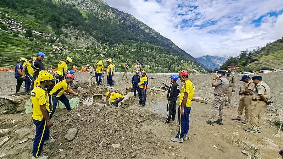 ಸೈನಿಕರನ್ನು ರಕ್ಷಿಸಿದ ಸೇನೆಗೆ ಜನರನ್ನು ಉಳಿಸಲು ಆಗಲಿಲ್ಲವೇಕೆ?: ನಿವೃತ್ತ ಕರ್ನಲ್