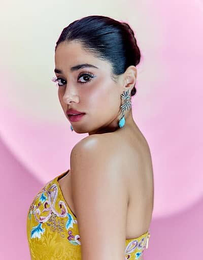 ನಟಿಯ ಮಾದಕ ಲುಕ್‌ಗೆ ಅಭಿಮಾನಿಗಳು ಮೆಚ್ಚುಗೆ ವ್ಯಕ್ತಪಡಿಸಿದ್ದಾರೆ.