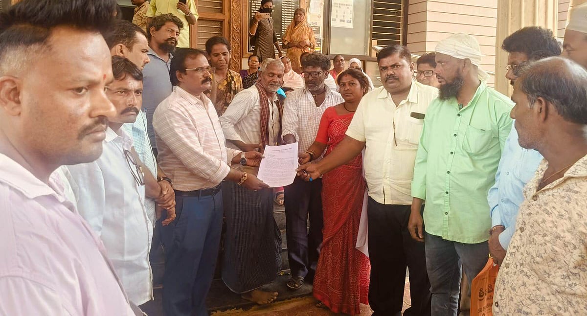 ಶಿಗ್ಗಾವಿ: ಜಿ+1 ಮನೆಗಳಿಗೆ ಸೌಲಭ್ಯ ನೀಡುವಂತೆ ಆಗ್ರಹ