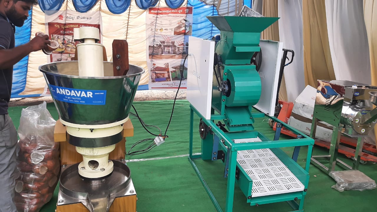 ಕೊಬ್ಬರಿ ಎಣ್ಣೆ ಹಾಗೂ ಶೇಂಗಾ ಸಿಪ್ಪೆ ತೆಗೆಯುವ ಯಂತ್ರಗಳು