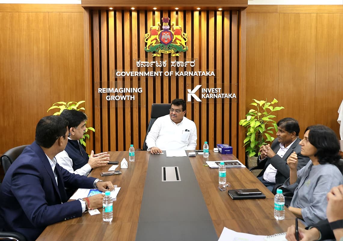 ಮೊಬೈಲ್‌ ತಯಾರಿಕೆ ₹13.50 ಲಕ್ಷ ಕೋಟಿ ಆಕರ್ಷಣೆಗೆ ರೂಪುರೇಷೆ: ಎಂ.ಬಿ.ಪಾಟೀಲ ಸೂಚನೆ