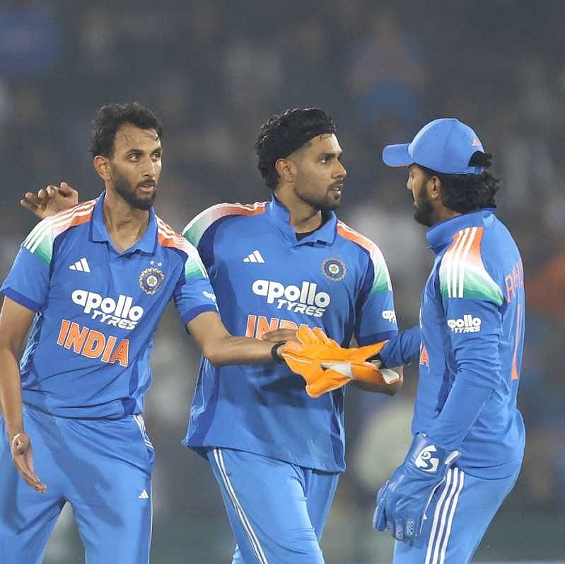 ರಾಯಪುರದಲ್ಲಿ ‘ಕನ್ನಡದ ಕಂಪು’; ಮೈದಾನದಲ್ಲಿ ಪ್ರಸಿದ್ಧ್‌ಗೆ ರಾಹುಲ್ ಹೇಳಿದ್ದೇನು?