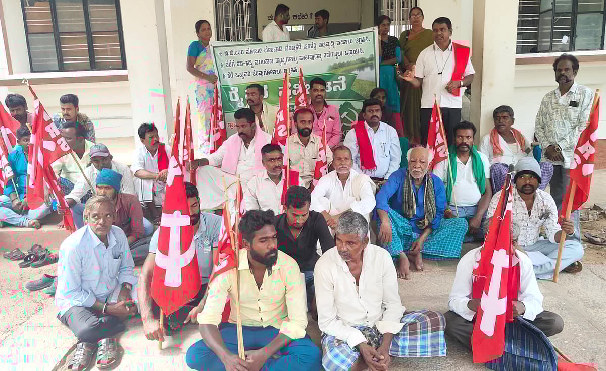 ಮಳವಳ್ಳಿ: ಬೆಳಕವಾಡಿ ದೊಡ್ಡಕೆರೆ ಸಂರಕ್ಷಣೆಗೆ ಆಗ್ರಹ