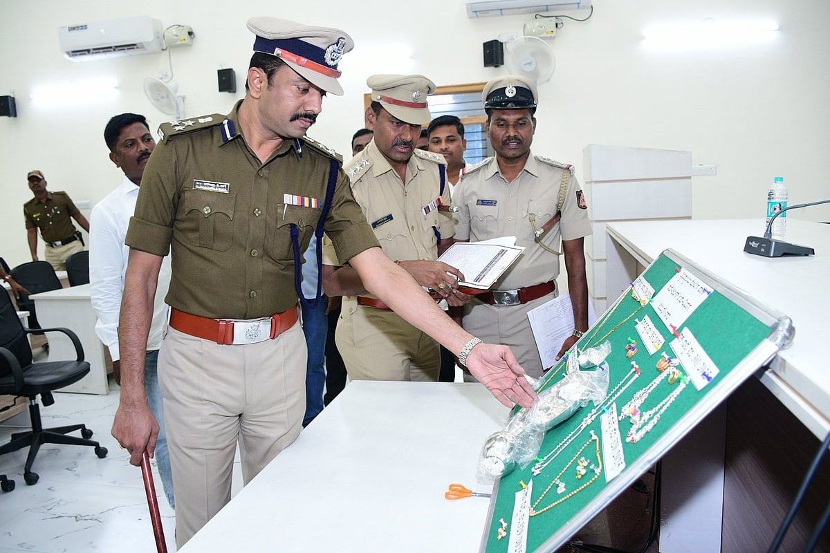 ಕಲಬುರಗಿ | ಇಬ್ಬರು ಸುಲಿಗೆಕೋರರ ಬಂಧನ: ₹7.62 ಲಕ್ಷ ಮೌಲ್ಯದ ಚಿನ್ನಾಭರಣ ವಶಕ್ಕೆ