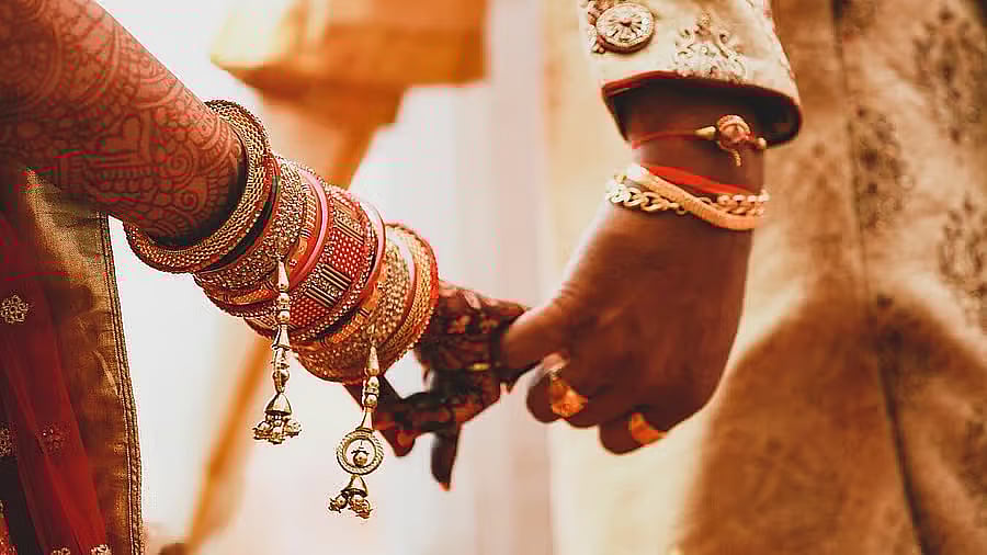 ಮದುವೆಗೆ ಹೋಗಲು ವಿಧಾನಸಭೆಗೆ ಚಕ್ಕರ್: ಈ ಋತುವಿನಲ್ಲಿ ಕಲಾಪವೇ ಬೇಡ ಎಂದ ಸಚಿವ..!