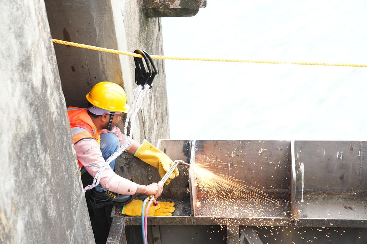 ವಿಜಯನಗರ: ನೀರು ಕಡಿಮೆಯಾದಂತೆ ಗೇಟ್‌ಗೂ ಕತ್ತರಿ