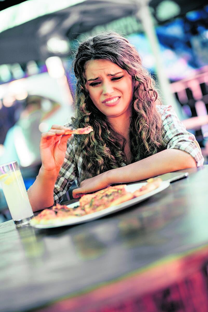 ಶ್ಶೀ... ಊಟದಲ್ಲಿ ಕೂದಲು