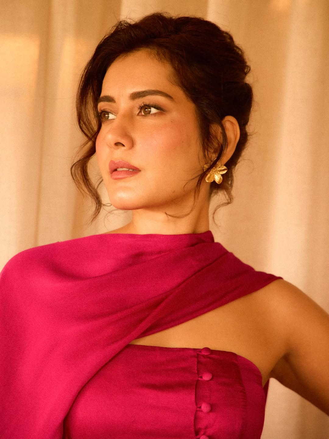 ಸದ್ಯ,  ರಾಶಿ ಖನ್ನಾ ಅವರು ತೆಲುಗಿನ ಗೋಪಿಚಂದ್ ಹಾಗೂ ನಾಗಚೈತನ್ಯ ಅವರ ಸಿನಿಮಾಗಳಲ್ಲಿ ಕೆಲಸ ಮಾಡುತ್ತಿದ್ದಾರೆ.