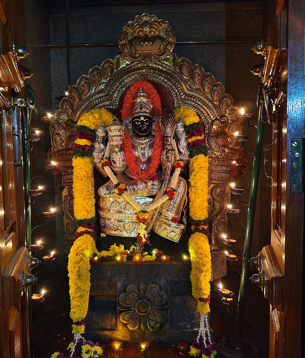 ಹಾರಗದ್ದೆ: ರಾಜರಾಜೇಶ್ವರಿ ದೇವಾಲಯದಲ್ಲಿ ವೈಭವದ ದೀಪೋತ್ಸವ