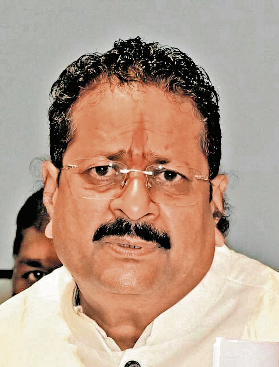 ಯುಕೆಪಿ ಸ್ವಾಧೀನಪಡಿಸಿಕೊಂಡ ಜಮೀನುಗಳಿಗೆ ಪರಿಹಾರಕ್ಕೆ ಆಗ್ರಹ: ಯತ್ನಾಳ ಸಭಾತ್ಯಾಗ