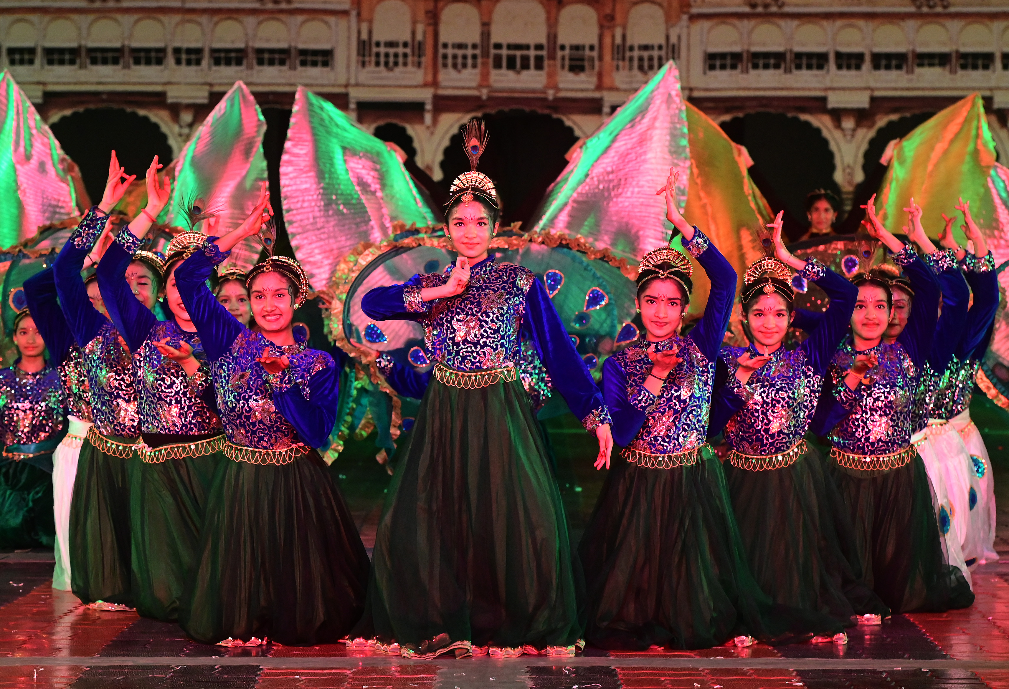 ಕ್ರೀಡೋತ್ಸವಕ್ಕೆ ಮೆರುಗು ತುಂಬಿದ ನೃತ್ಯ ಪ್ರದರ್ಶನ ಪ್ರಜಾವಾಣಿ ಚಿತ್ರ 