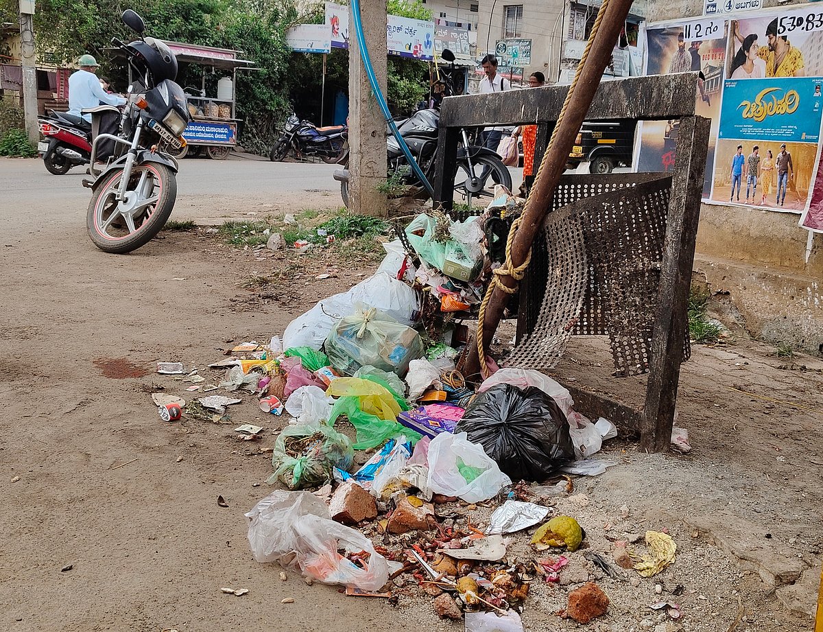 ಹಾವೇರಿ | ವಿಲೇವಾರಿಯಾಗದ ಕಸ: ದುರ್ನಾತಕ್ಕೆ ಬೇಸತ್ತ ಜನ
