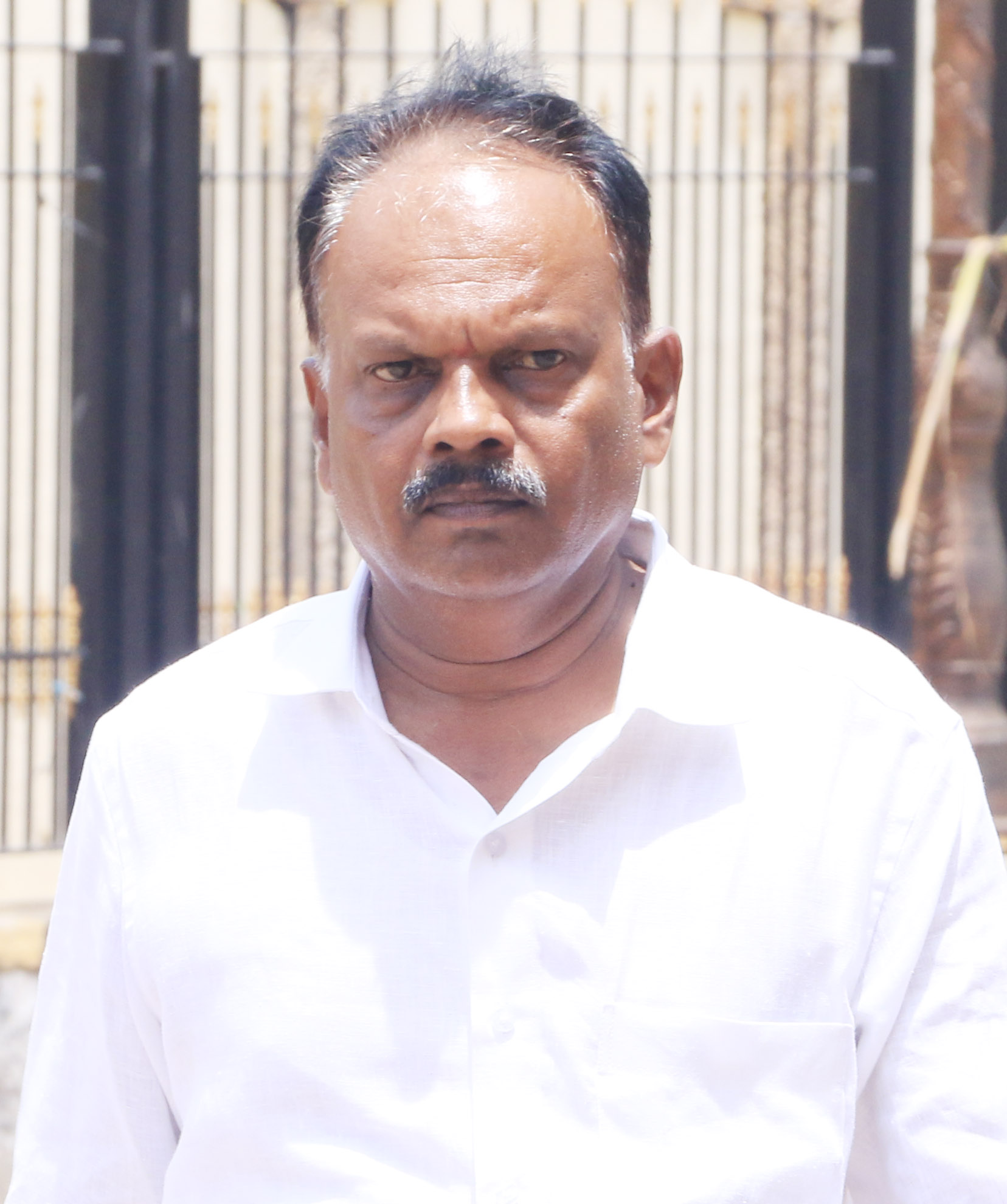 ಸುರೇಶ್‌ ನಗರಸಭೆ ಮಾಜಿ ಅಧ್ಯಕ್ಷ