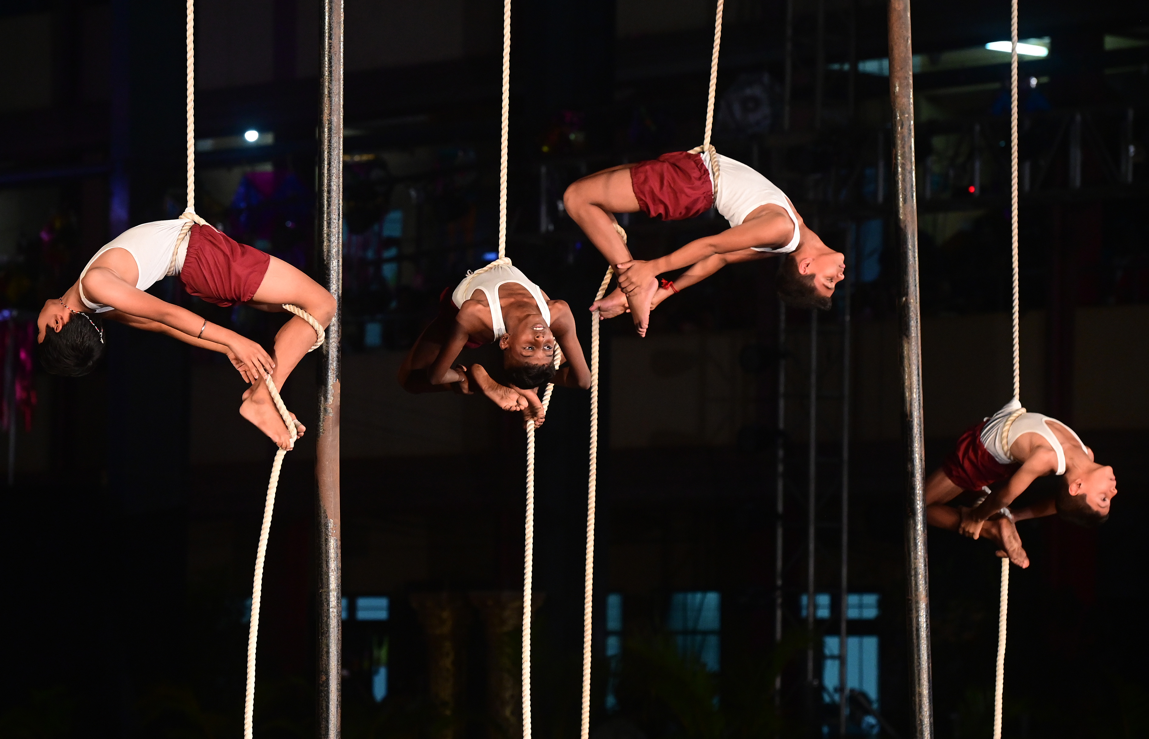 ಕ್ರೀಡೋತ್ಸವದಲ್ಲಿ ಮಲ್ಲಕಂಬದ ರೋಮಾಂಚನ ಪ್ರಜಾವಾಣಿ ಚಿತ್ರ 