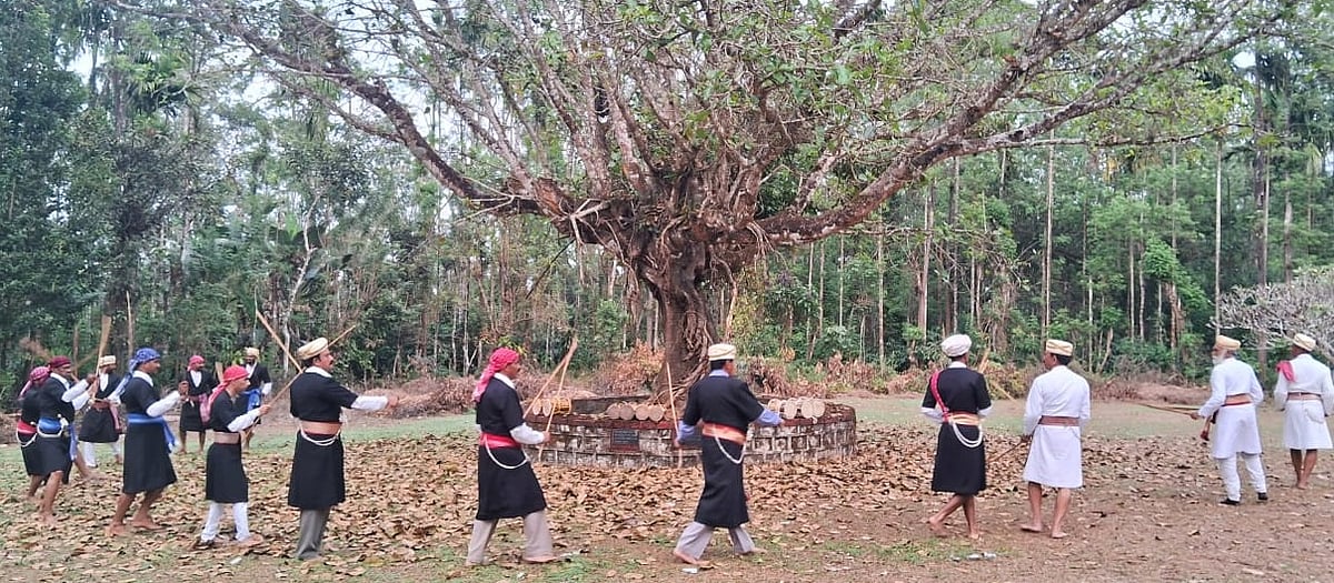 ವಿರಾಜಪೇಟೆ | ವಿಜೃಂಭಣೆಯಿಂದ ನಡೆದ ಬೆಪ್ಪುನಾಡಿನ ಹುತ್ತರಿ ಕೋಲಾಟ