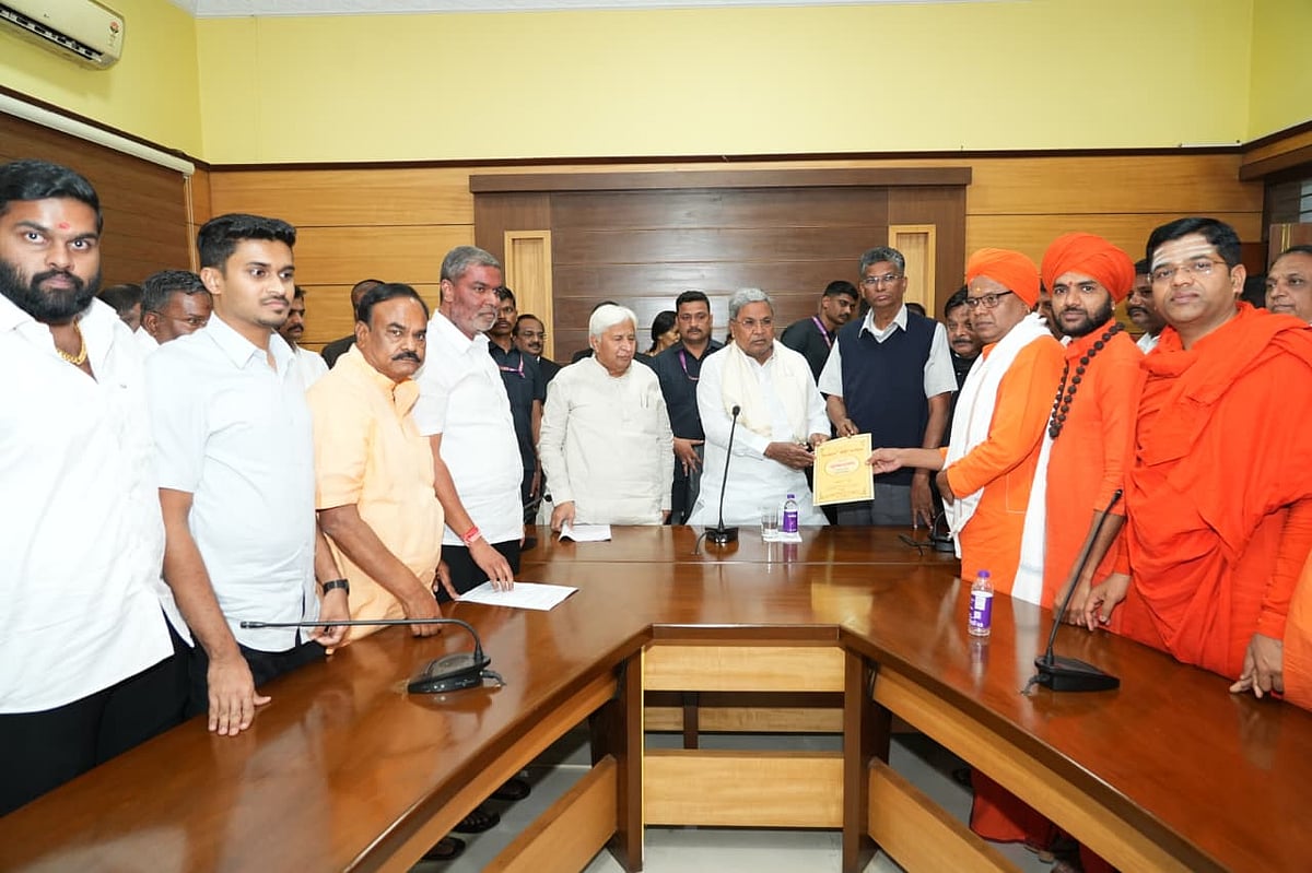 ಗೋಕಾಕ ಜಿಲ್ಲೆ ರಚನೆಗೆ ಒತ್ತಡ: ಸತೀಶ ಜಾರಕಿಹೊಳಿ ನೇತೃತ್ವದಲ್ಲಿ ಸಿಎಂಗೆ ಮನವಿ