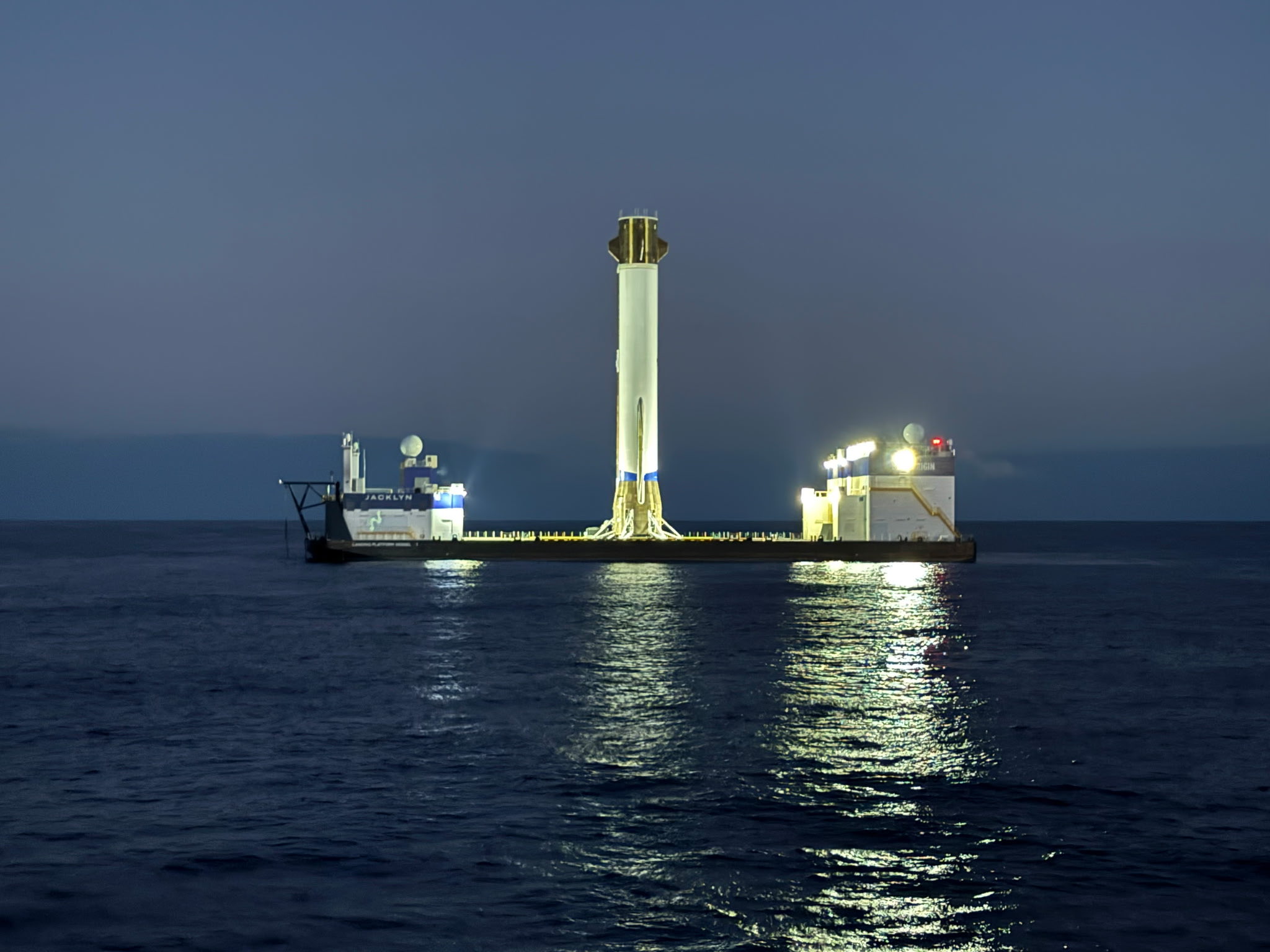 ಸಾಗರದ ಮಧ್ಯದಲ್ಲಿ ಬ್ಲೂ ಆರಿಜಿನ್‌ ರಾಕೇಟ್ ಇಳಿಯುವ ಲ್ಯಾಂಡಿಂಗ್ ಪ್ಯಾಡ್