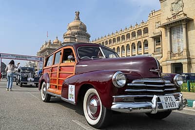 ಬೆಂಗಳೂರಿನ ವಿಧಾನಸೌಧ ಆವರಣದಲ್ಲಿ ನಗರದ ಸಿಟಿ ಪೊಲೀಸ್‌ ಹಾಗೂ ಫೆಡರೇಷನ್‌ ಆಫ್‌ ಹಿಸ್ಟೋರಿಕ್‌ ವೆಹಿಕಲ್ಸ್‌ ಆಫ್‌ ಇಂಡಿಯಾ ಸಹಯೋಗದಲ್ಲಿ ನಡೆದ ಡ್ರಗ್ಸ್‌ ಮುಕ್ತ ಕರ್ನಾಟಕ್ಕಾಗಿ ವಿಂಟೇಜ್‌ ಕಾರು ರ್‍ಯಾಲಿ