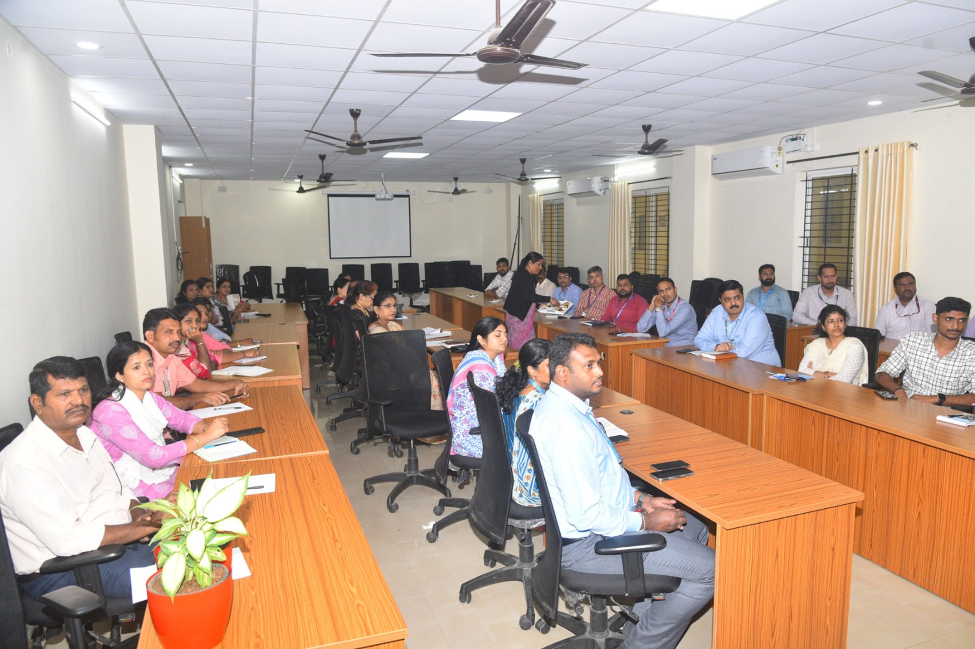 ಕಾರ್ಯಕ್ರಮದಲ್ಲಿ ಭಾಗವಹಿಸಿದ್ದ ವಿವಿಧ ಬ್ಯಾಂಕಿನ ಅಧಿಕಾರಿಗಳು