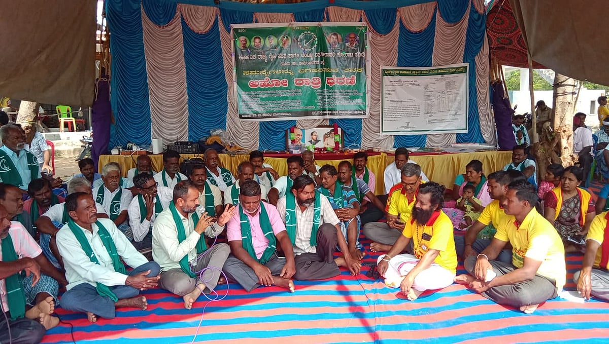 ಹನೂರು: ಏತನೀರಾವರಿ ಯೋಜನೆ ಒತ್ತಾಯಿಸಿ 
ಅಹೋರಾತ್ರಿ ಧರಣಿ 43 ನೇ ದಿನಕ್ಕೆ