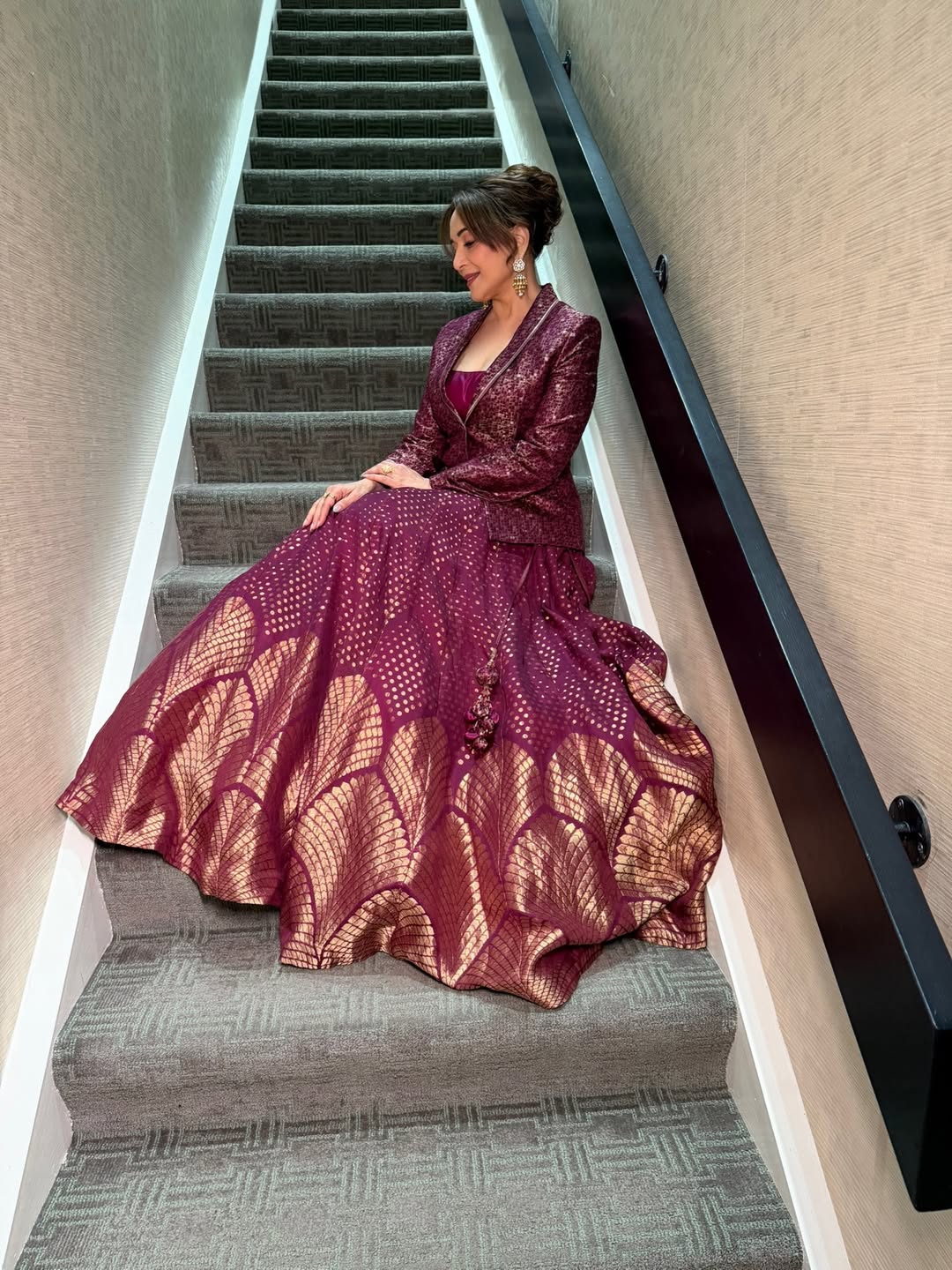 ಗೌನ್  ಧರಿಸಿ ಕಂಗೊಳಿಸಿದ ಬಾಲಿವುಡ್ ನಟಿ  ಮಾಧುರಿ ದೀಕ್ಷಿತ್