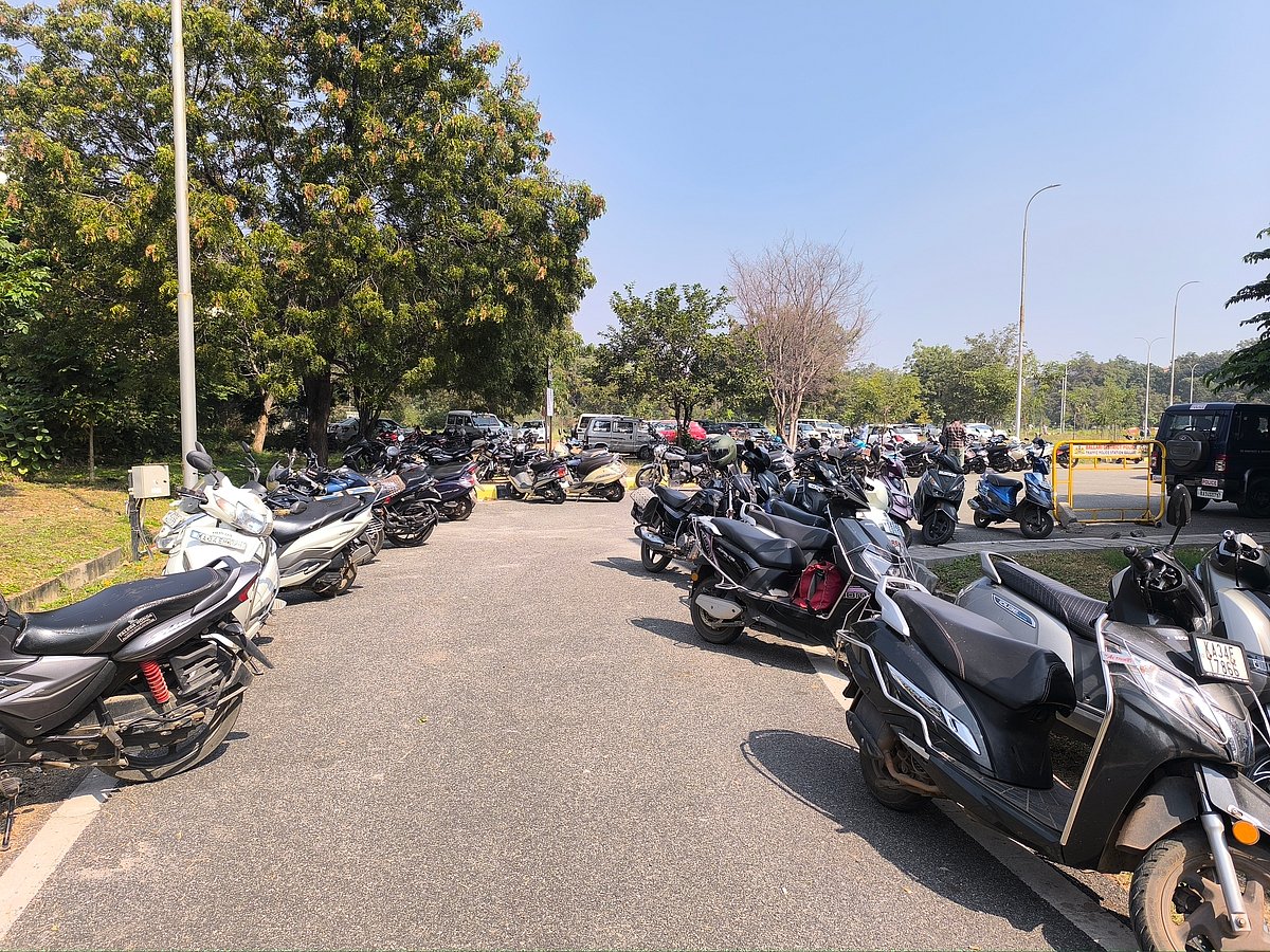 ಸಮಸ್ಯೆ ಹೊದ್ದ ಬಳ್ಳಾರಿ ಜಿಲ್ಲಾಡಳಿತ ಭವನ
