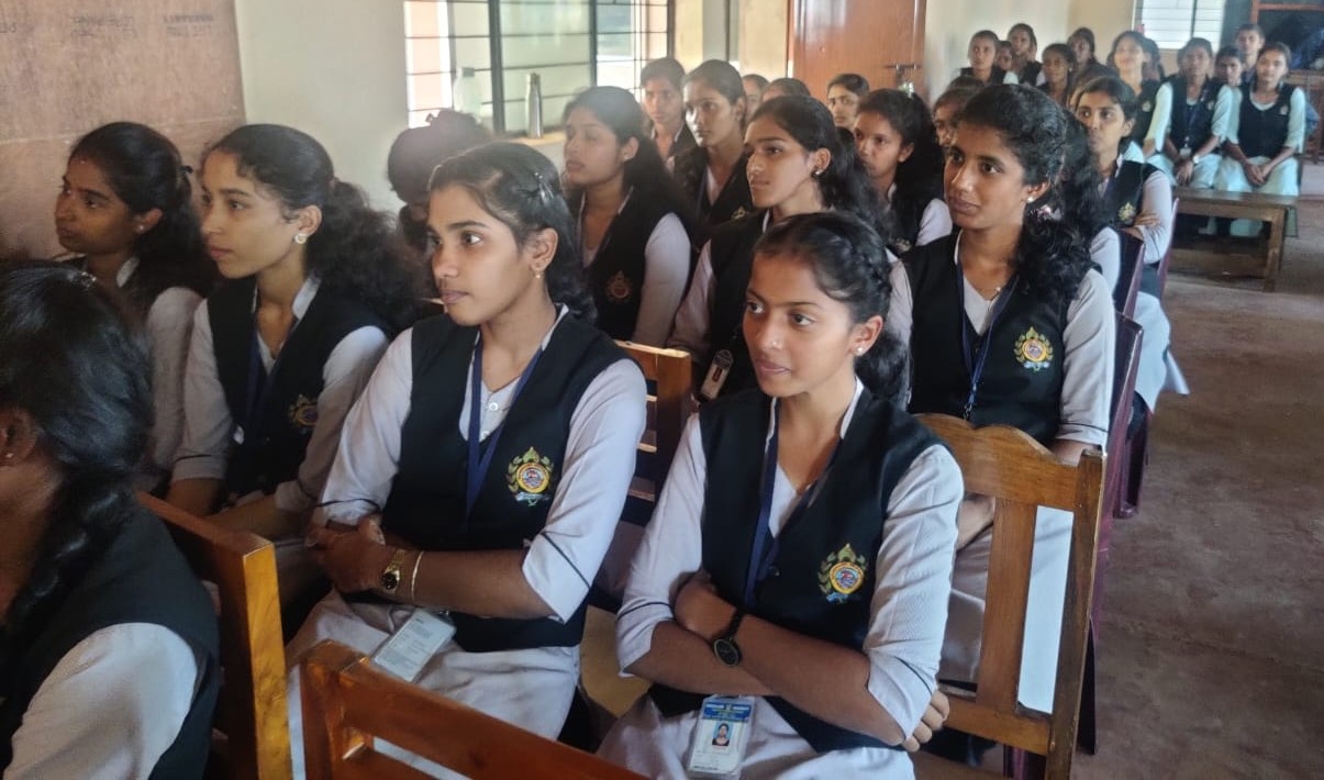 9ಎಂಡಿಬಿ3  ಕಾರ್ಯಕ್ರಮದಲ್ಲಿ ಪಾಲ್ಗೊಂಡ ವಿದ್ಯಾಥರ್ಿಗಳು