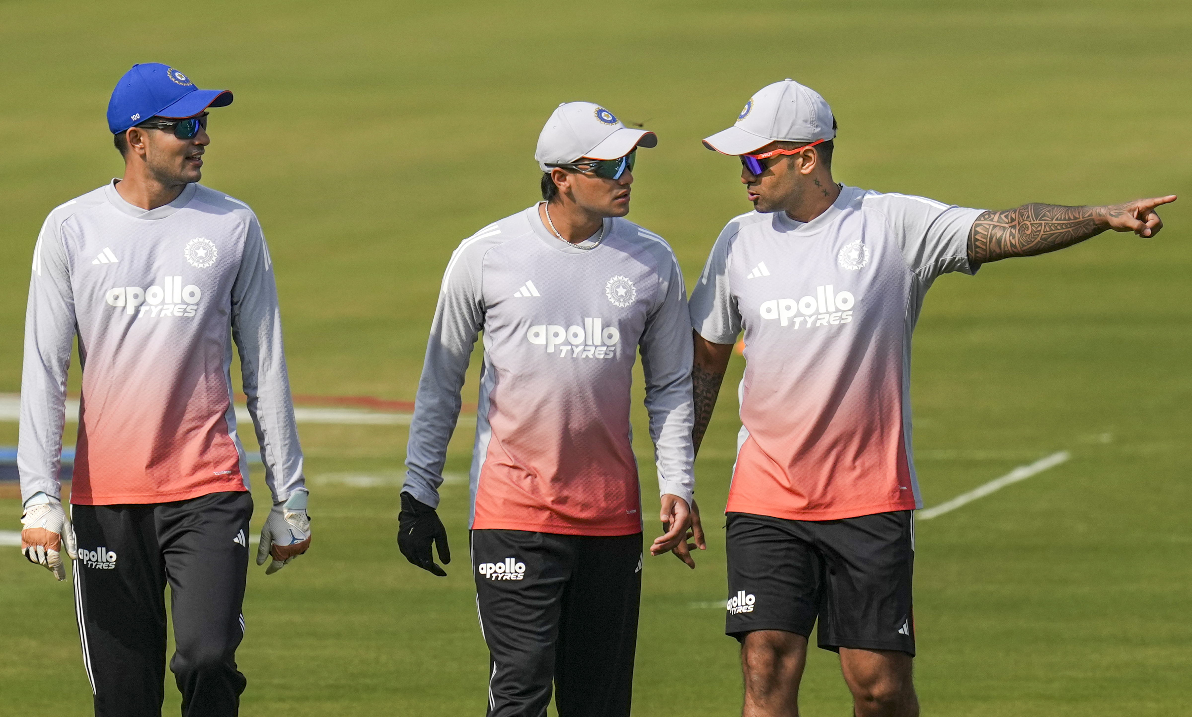 ಶುಭಮನ್ ಗಿಲ್ ಅಭಿಷೇಕ್ ಶರ್ಮಾ ಮತ್ತು ಸೂರ್ಯಕುಮಾರ್ ಯಾದವ್     –ಪಿಟಿಐ ಚಿತ್ರ