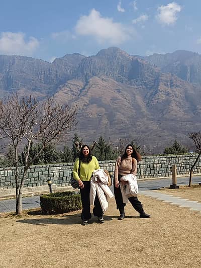 ನಟಿ, ನಿರೂಪಕಿ ಶ್ವೇತಾ ಚಂಗಪ್ಪ ಅವರು ಕಾಶ್ಮೀರ ಪ್ರವಾಸದ ಚಿತ್ರಗಳನ್ನು ಹಂಚಿಕೊಂಡಿದ್ದಾರೆ. 