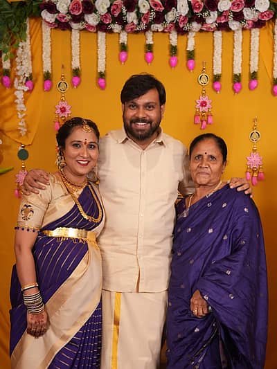 'ಸು ಫ್ರಮ್ ಸೋ' ಸಿನಿಮಾ ನಟಿ ಸಂಧ್ಯಾ ಅರಕೆರೆ ಮನೆಯಲ್ಲಿ ಸಂಭ್ರಮ ಜೋರಾಗಿದೆ.