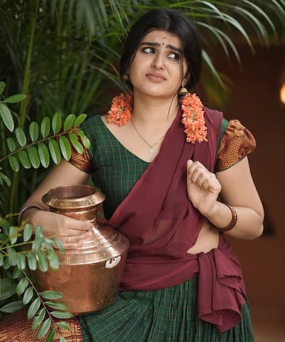 ನಟ ಗಣೇಶ್ ಜತೆ  'ಕೃಷ್ಣಂ ಪ್ರಣಯ ಸಖಿ’ ಚಿತ್ರದ ಮೂಲಕ ನಟಿಸಿ ಶರಣ್ಯಾ ಪ್ರೇಕ್ಷಕರ ಗಮನ ಸೆಳೆದಿದ್ದಾರೆ. 