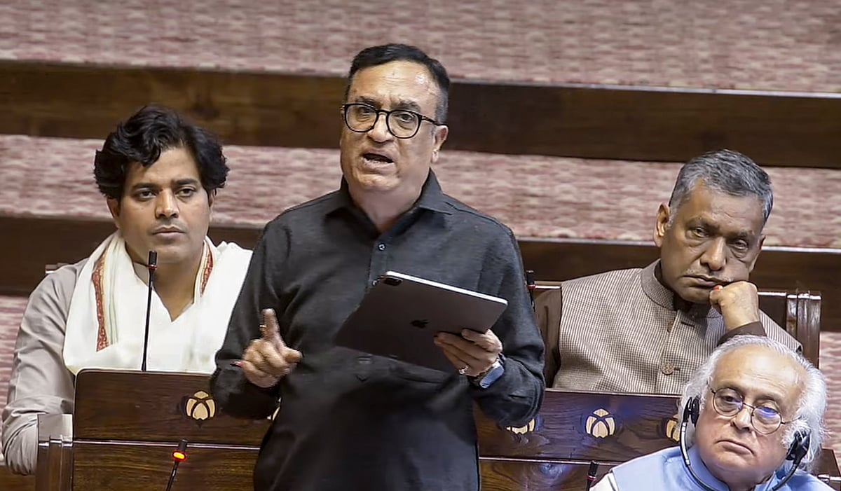 ಚುನಾವಣಾ ಆಯೋಗ ಸರ್ಕಾರದ ಕೈಗೊಂಬೆ: ಅಜಯ್‌ ಮಾಕೆನ್‌ ಆರೋಪ